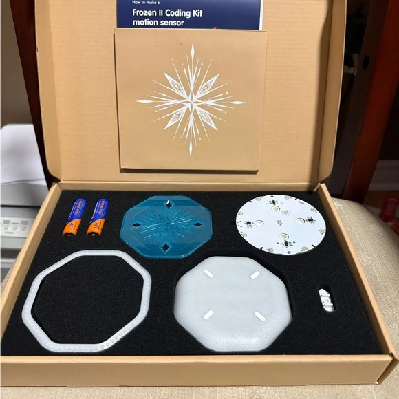 Disney’s Frozen II Coding Kit - Picture 4 of 4